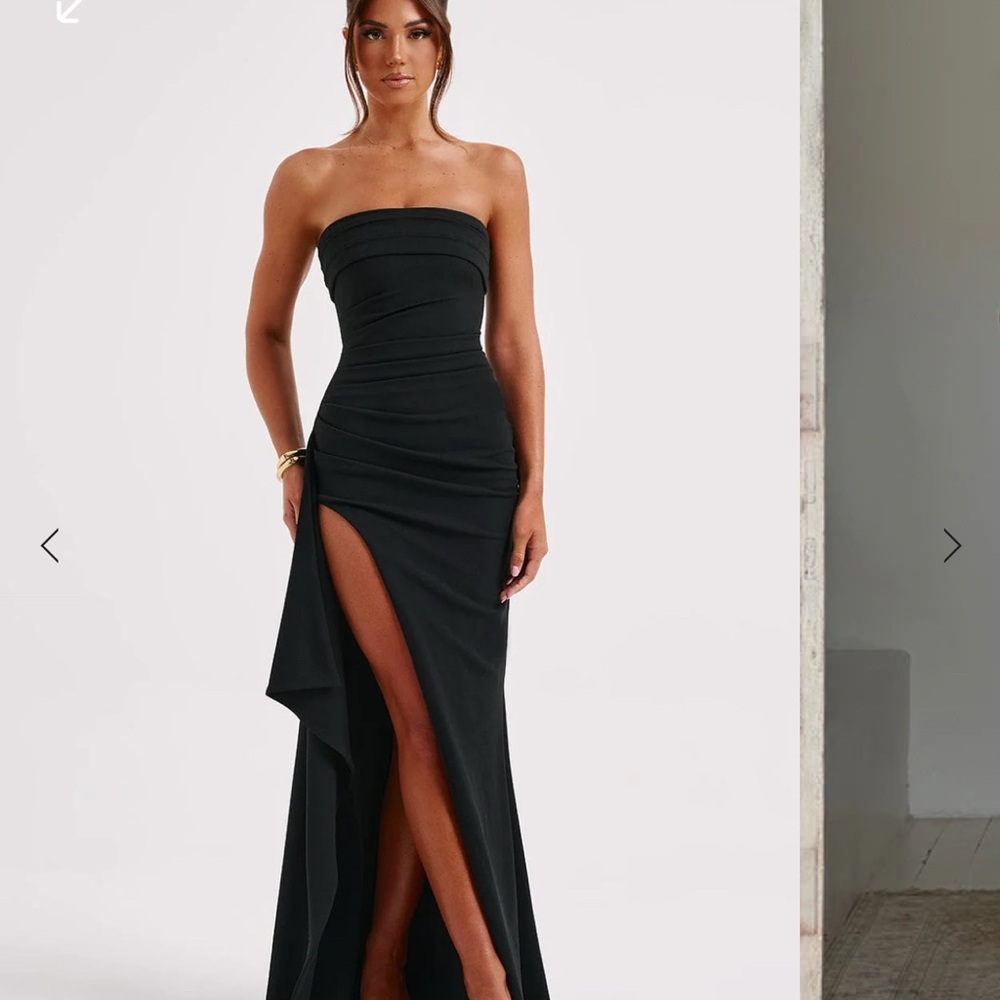Elegant Black Strapless Dress